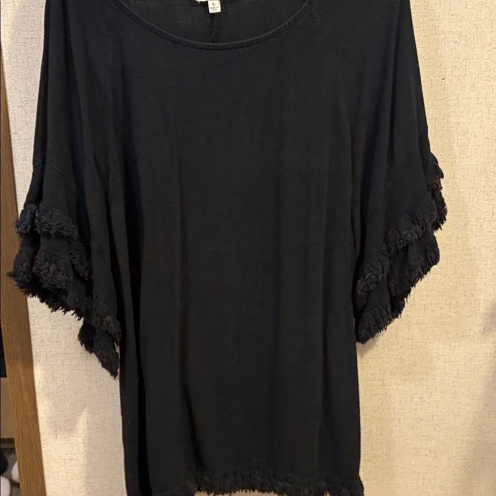 Umgee Black Fringe Sleeve Blouse